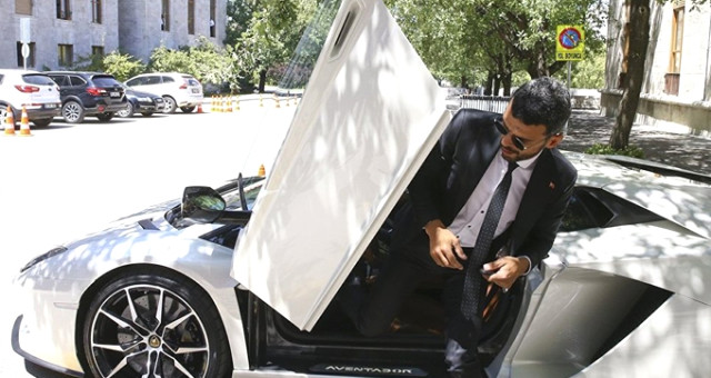 Kenan Sofuoğlu'nun, Lamborghini Marka Otomobili Satışa Çıktı