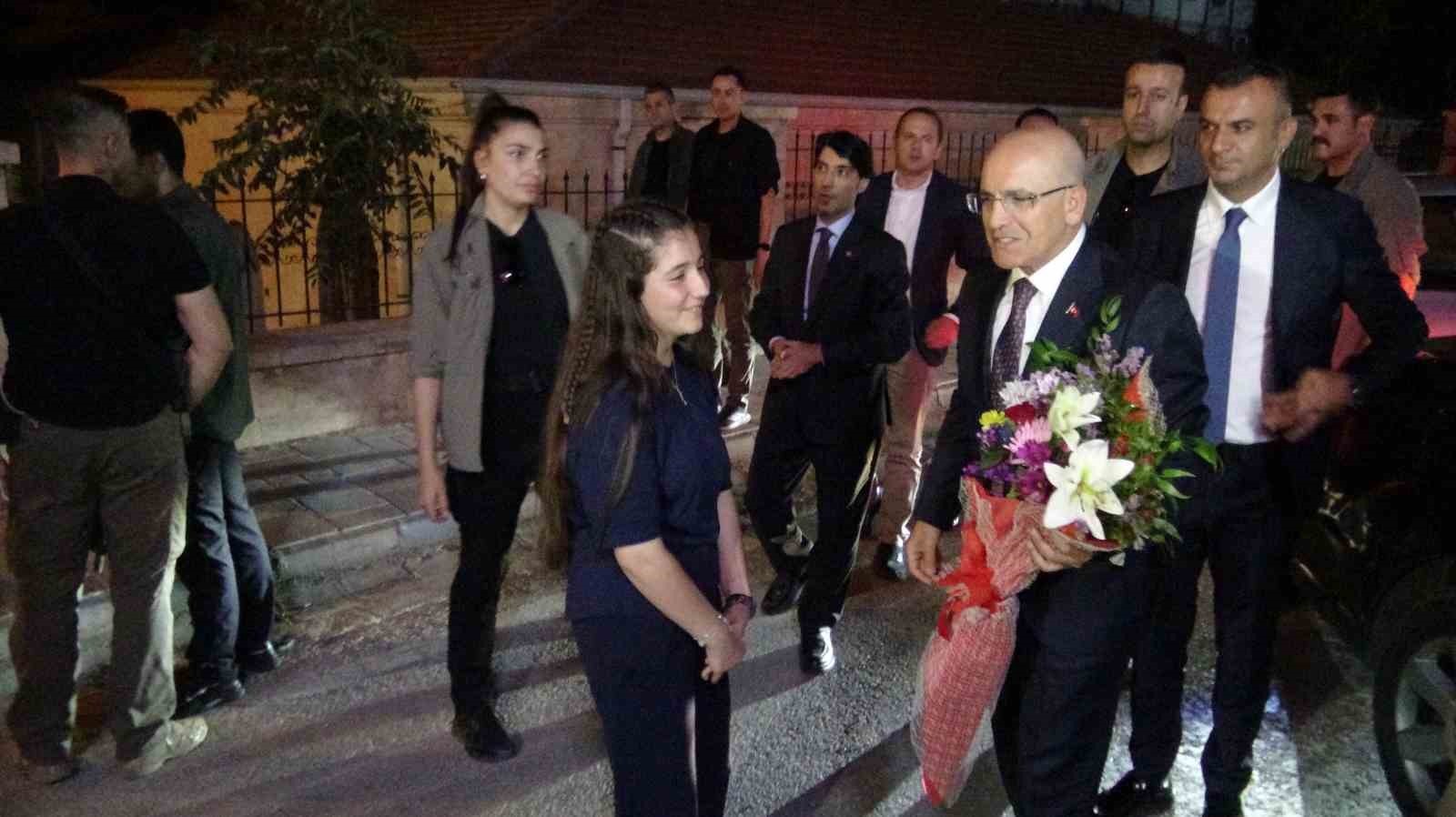 bakan-simsek-gercus-te-toplu-acilis-torenine-katildi