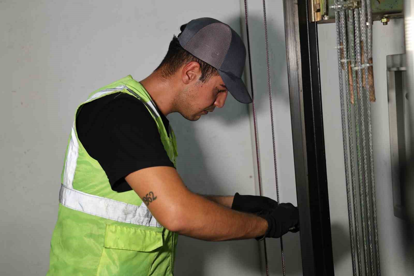 adana-da-asansorler-kirmizi-alarm-veriyor
