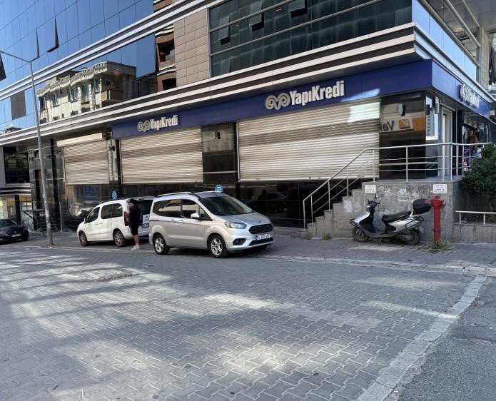 esenyurt-ta-yapi-kredi-bankasi-na-silahli-saldiri-yapan-supheli-yakalandi
