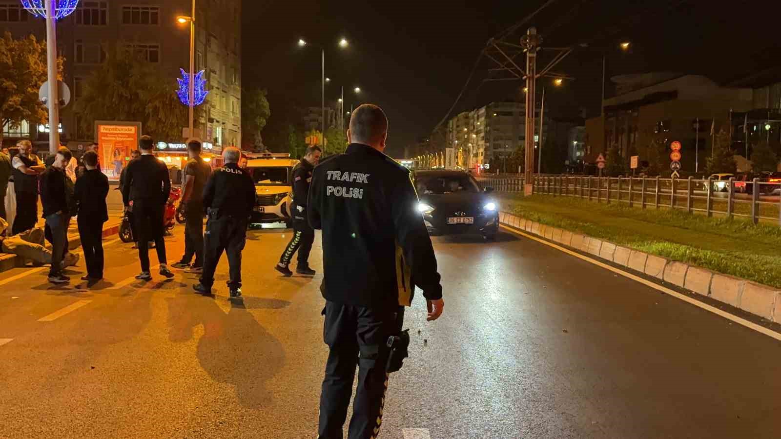 kayseri-de-motosiklet-yolun-karsisina-gecmeye-calisan-cocuga-carpti-2-si-agir-3-yarali