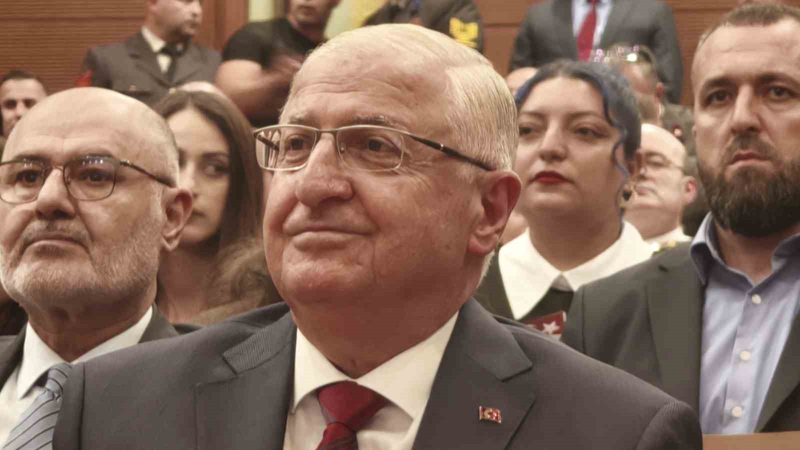 bakan-guler-sehit-ve-gazilerimizin-gosterdigi-emsalsiz-gayretler-turkiye-nin-en-saglam-teminatidirlar