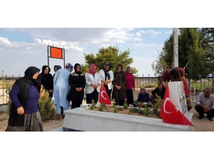 Ak Partili Kadınlar Afrin Şehidinin Ailesini Ziyaret Ettiler