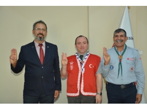 İzciler Milli Eğitim Müdürünü Ziyaret Etti