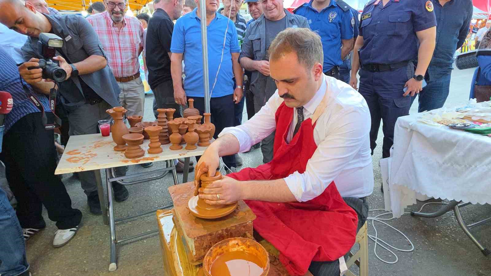 karacasu-da-protokolden-comlek-sov