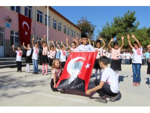 Kula’da İlköğretim Haftası Kutlandı