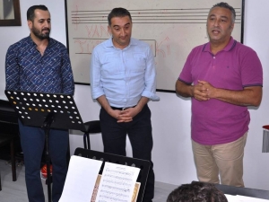 Van Türk Musıki Derneğinden Vali Yardımcısı Parlak’ A Plaket