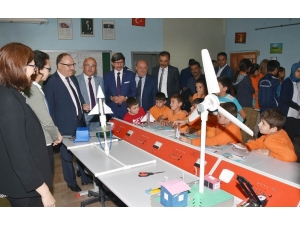 Afyonkarahisar’da Tübitak Bilim Şenliği Başladı