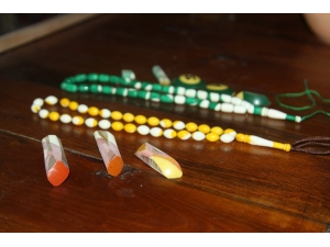 Bilardo Topundan Tespih Yapıyor