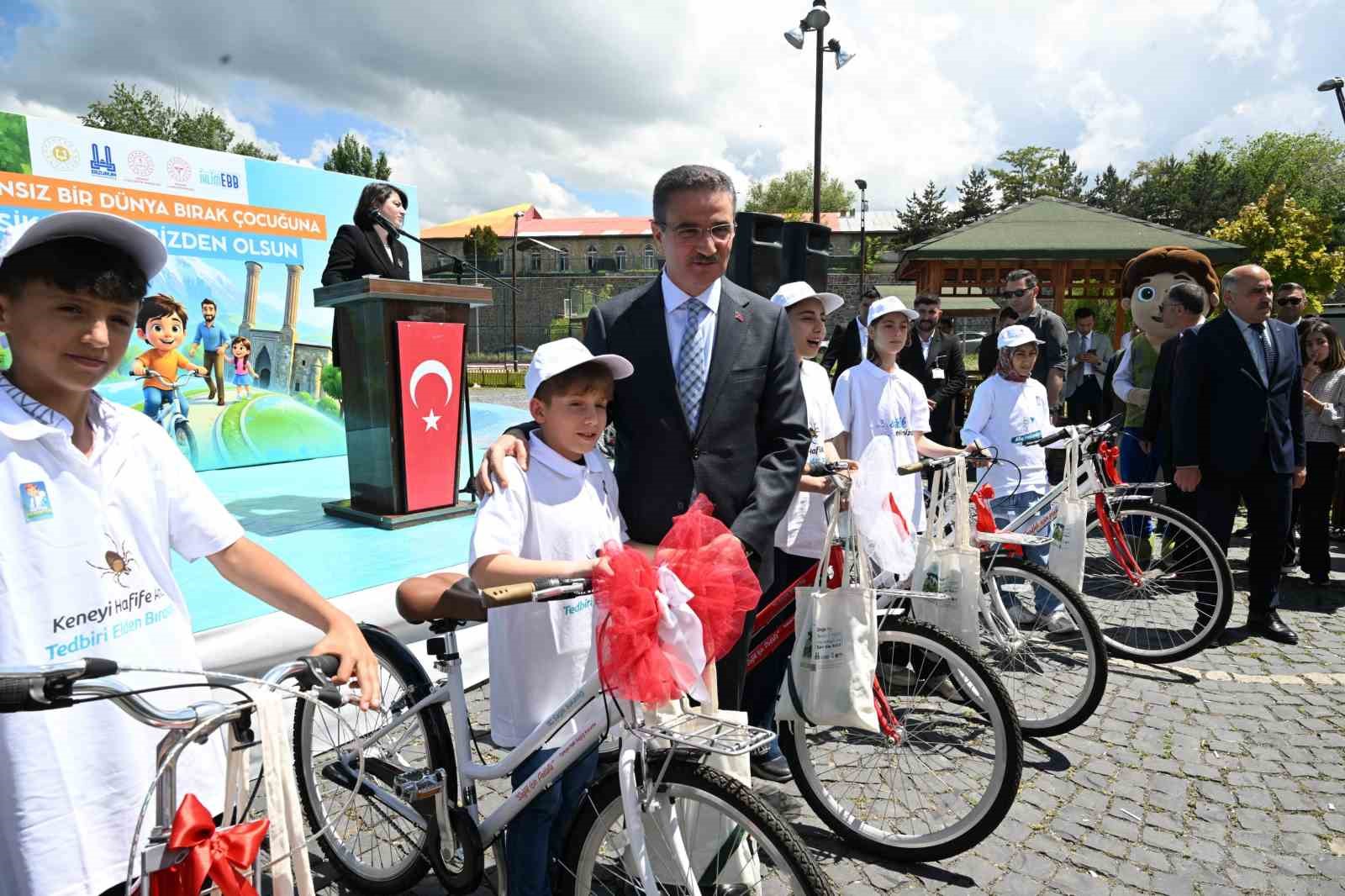 babalarina-sigarayi-biraktirdilar-bisikleti-kaptilar