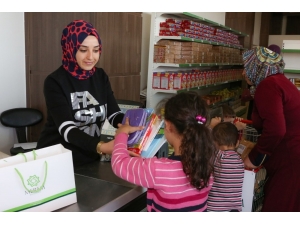 Meram Belediyesinden Kırtasiye Yardımı