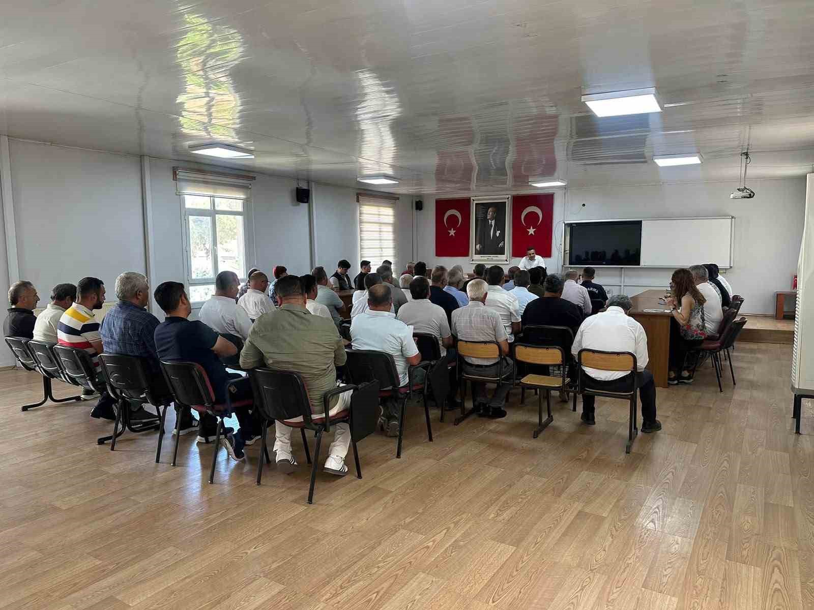 sarigol-de-muhtarlarla-kritik-toplanti