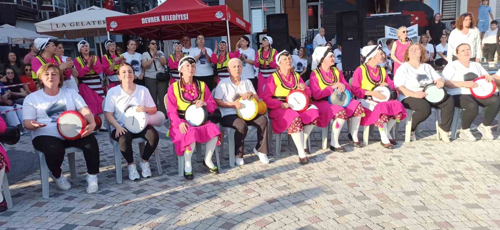 devrek-te-duzenlenen-senlikte-vatandaslar-doyasiya-eglenmenin-tadini-cikardilar