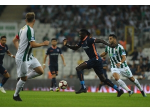 Spor Toto Süper Lig: Bursaspor: 0 - Medipol Başakşehir: 0 (Maç Devam Ediyor)