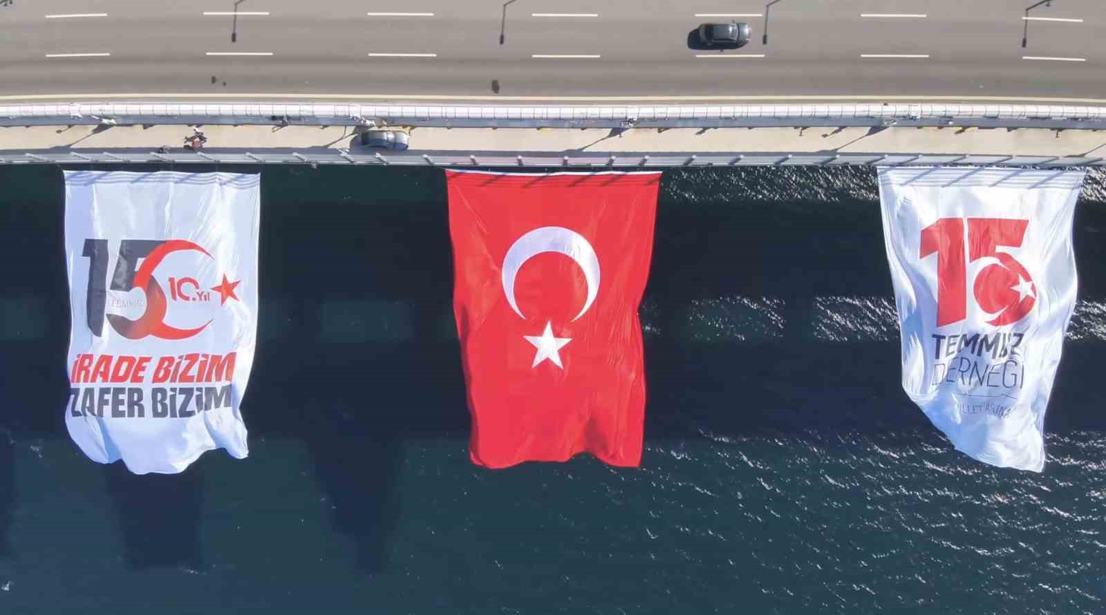 15-temmuz-un-10-uncu-yili-anisina-canakkale-koprusu-nde-turk-bayragi-dalgalandirildi