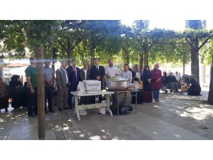 Şaphane Müftülüğü Aşure Dağıttı