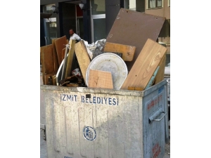 Geri Dönüşüm Konteynerleri Amacına Yönelik Kullanılmıyor