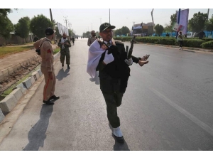 İran Dışişleri Bakanı Zarif’ten 10 Kişinin Hayatını Kaybettiği Terör Saldırısına Sert Tepki: