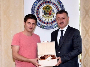 Vali Büyükakın, Birincileri Ödüllendirdi