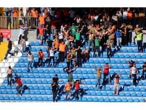 Alanyaspor Taraftarları Takımını Yalnız Bırakmadı