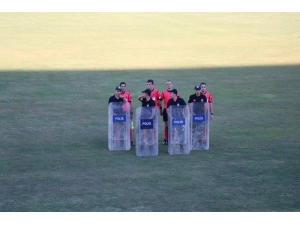 Selahattin Dinçer: “Hakemin Verdiği Kart Bizim Oyuncuları Rehavette Bıraktı”