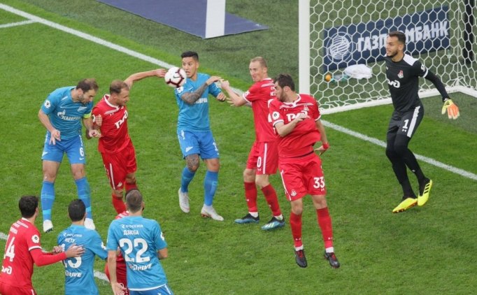 Galatasaray'ın Rakibi Lokomotiv Darmadağın