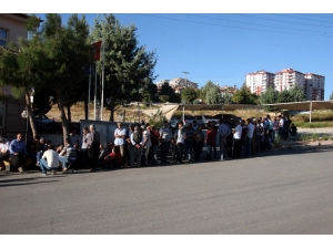 Kilis’te 9 Aylık İş İçin İşsizler Uzun Kuyruk Oluşturdu