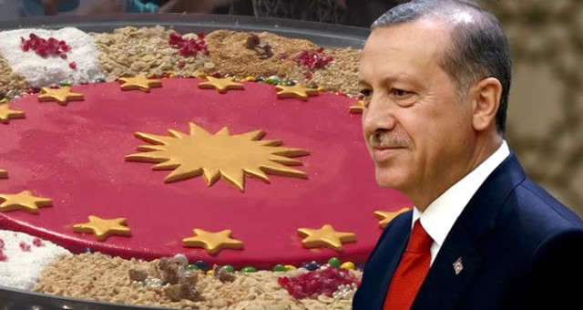 Başkan Erdoğan'ın Talimatıyla 13 İlde Vatandaşlara Aşure İkram Edildi