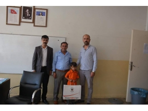 Elbeyli Belediye Başkanı Şimşek’ten Öğrencilere Kırtasiye Yardımı