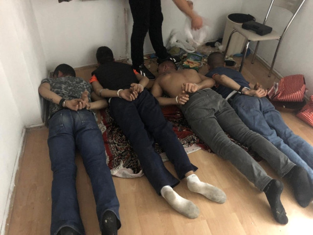 İstanbul'da Öğrencileri Hedef Alan Torbacı Çetesinin Evine Operasyon