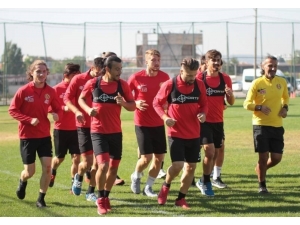Eskişehirspor’un Gençleri Ağabeylerini Aratmıyor