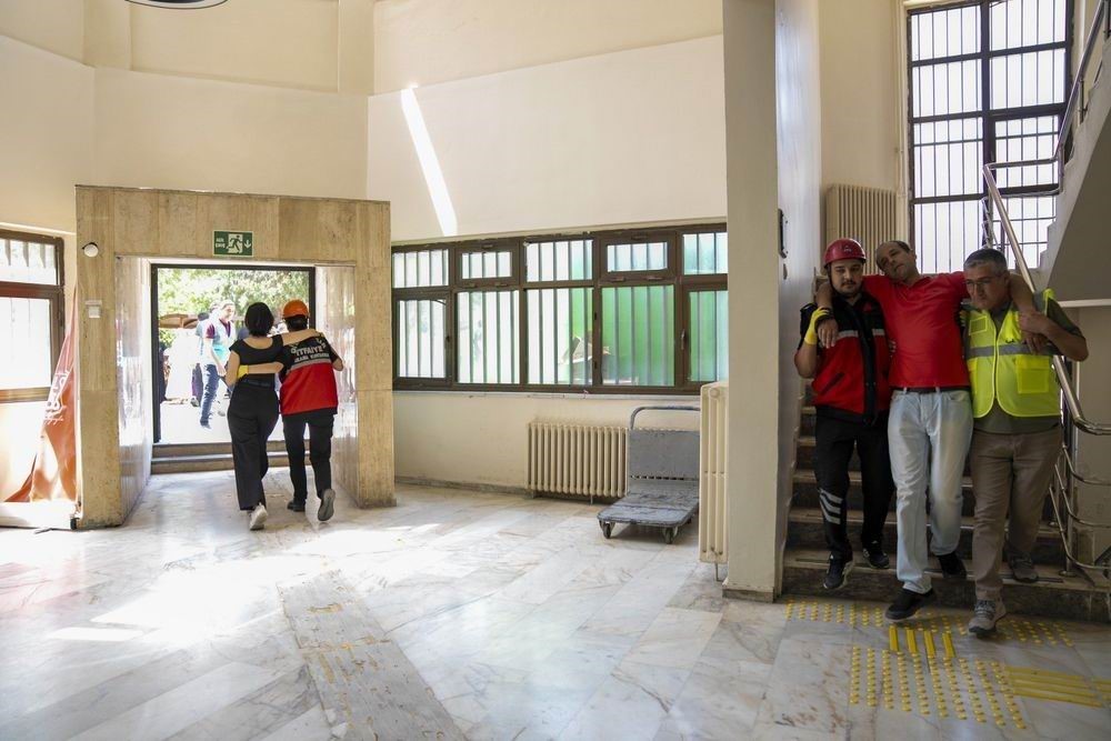 diyarbakir-da-deprem-ve-yangin-tatbikati