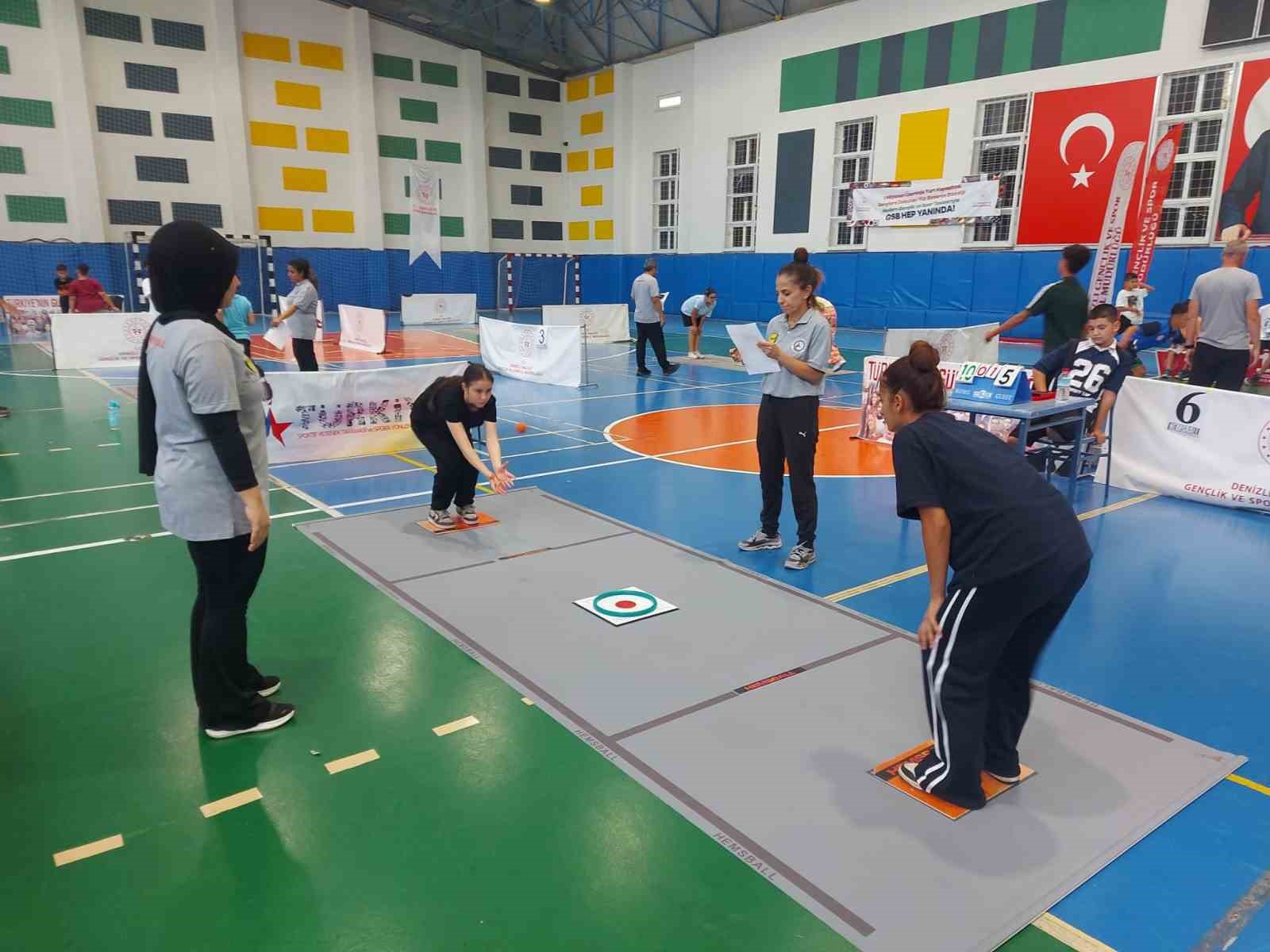 15-temmuz-hemsball-turnuvasinda-65-sporcu-madalya-icin-yaristi