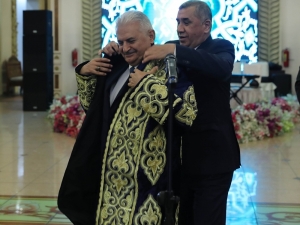 Tbmm Başkanı Yıldırım, Onuruna Verilen Akşam Yemeğine Katıldı