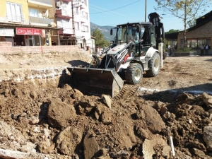 Vezirhan’da Meydan Yenileme Çalışmaları Devam Ediyor