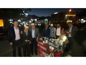 Engelliler Meclisi Aşure Dağıttı