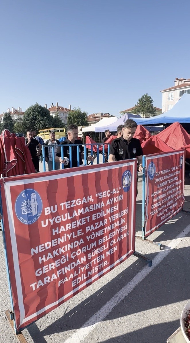 corum-da-sec-al-kuralina-uymayan-pazar-esnafinin-tezgahi-kapatildi