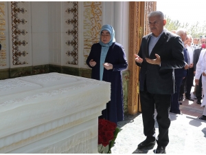 Tbmm Başkanı Yıldırım’dan, İmam-ı Buhari Ve İmam-ı Maturudi’nin Türbelerine Ziyaret