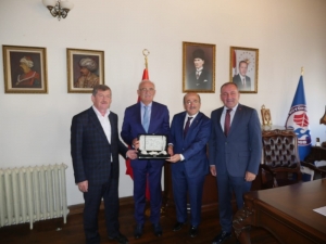 Trabzon Büyükşehir Belediye Başkanı Gümrükçüoğlu’na Ak Parti Genel Merkezi’nden Ziyaret