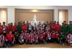 Güreşte Altın Madalya Sancaktepe’de