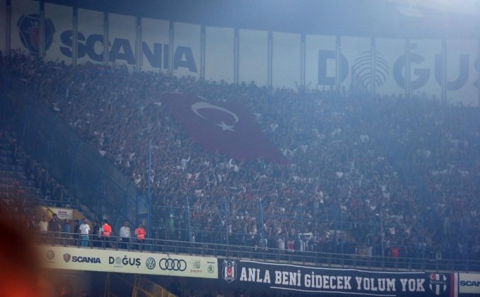 Beşiktaş Taraftarından Fenerbahçe'ye Teşekkür