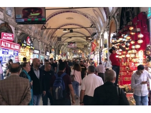 İstanbul’a Gelen Turist Sayısı Geçen Yıla Göre İkiye Katlandı