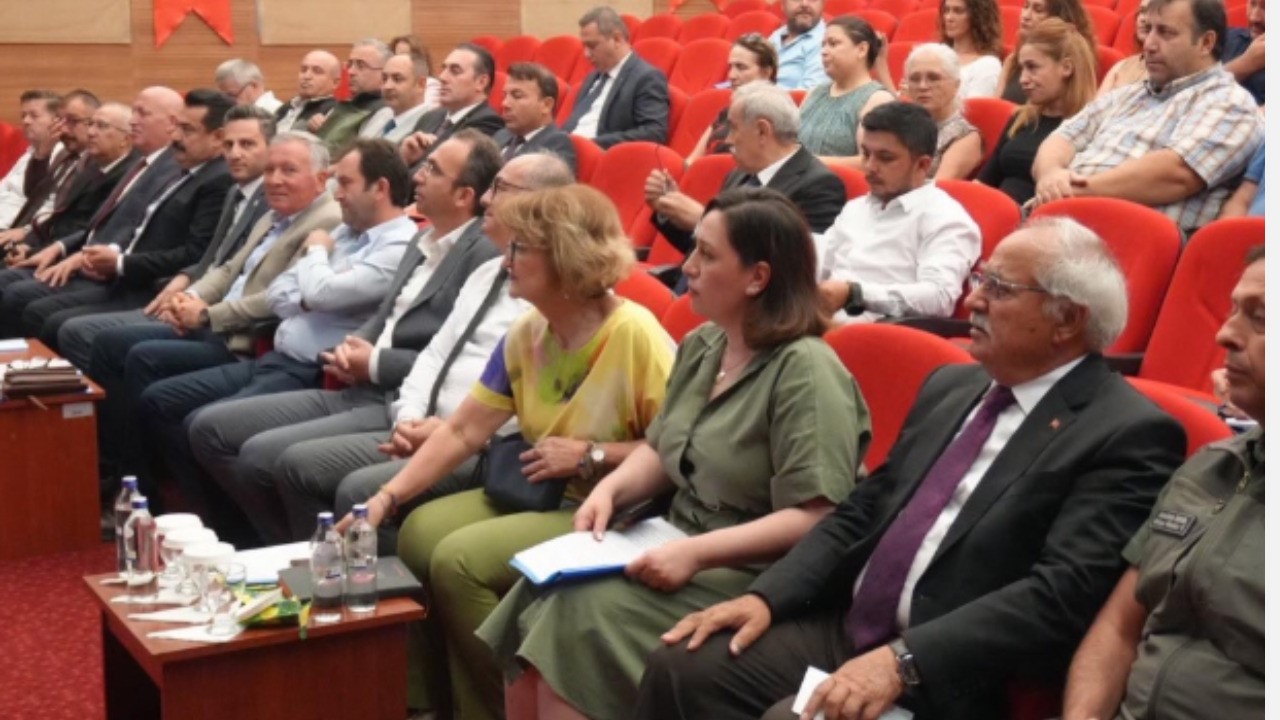 denizli-de-sahipsiz-sokak-hayvanlari-degerlendirme-toplantisi-yapildi