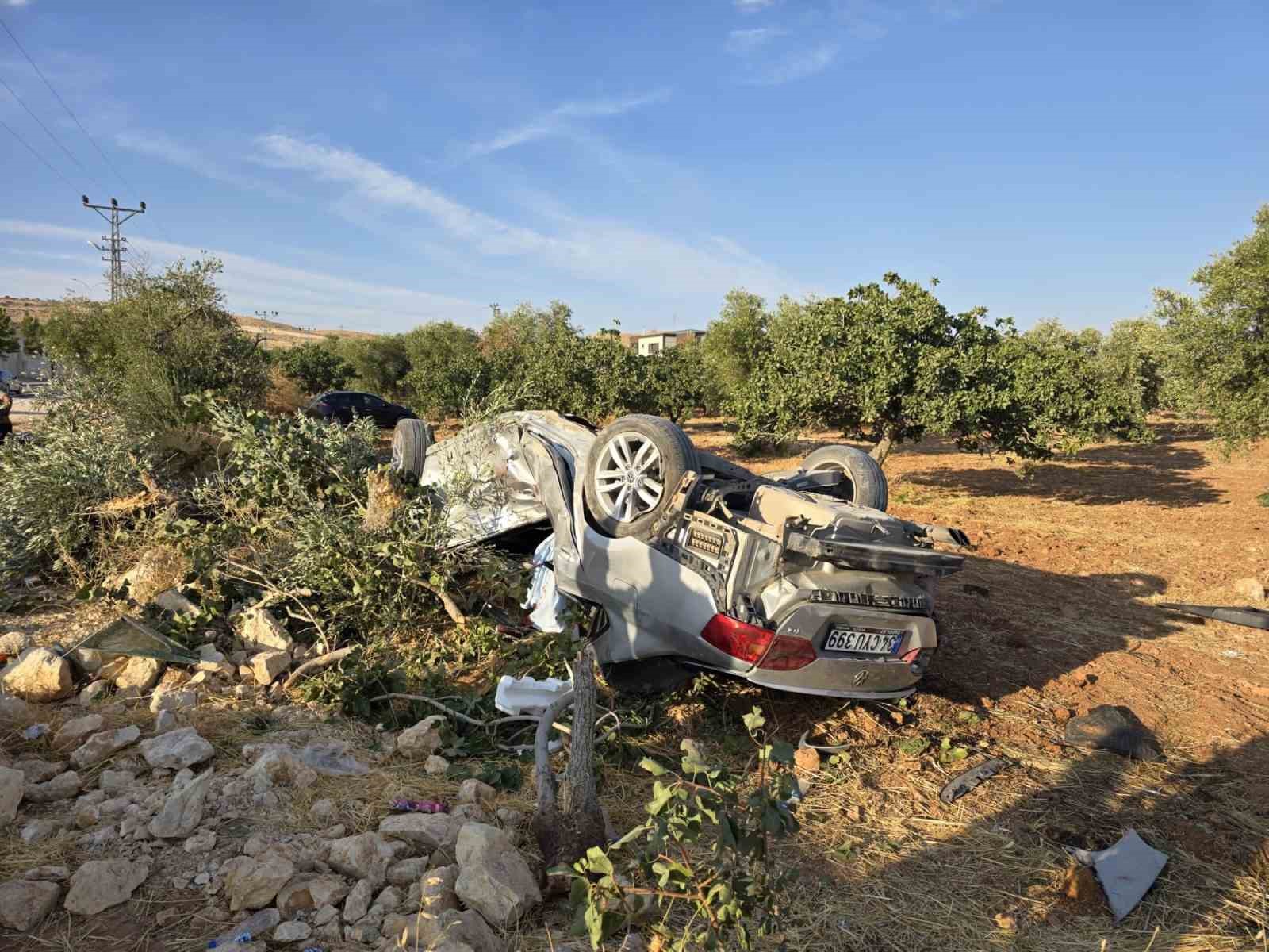 gaziantep-te-motosikletle-carpisan-otomobil-fistik-tarlasina-uctu-1-olu-6-yarali