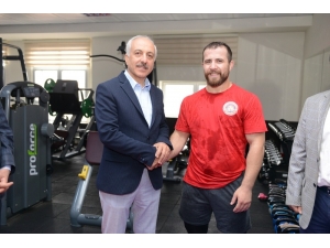 Çorumlu Güreşçi Dünya Şampiyonasına Hazırlanıyor