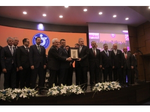 Bakan Pakdemirli: “Bu Olayların Hepsinin Üstesinden Geleceğiz”