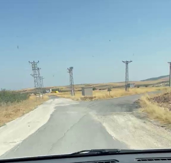 adiyaman-da-koy-yolu-tepkisi
