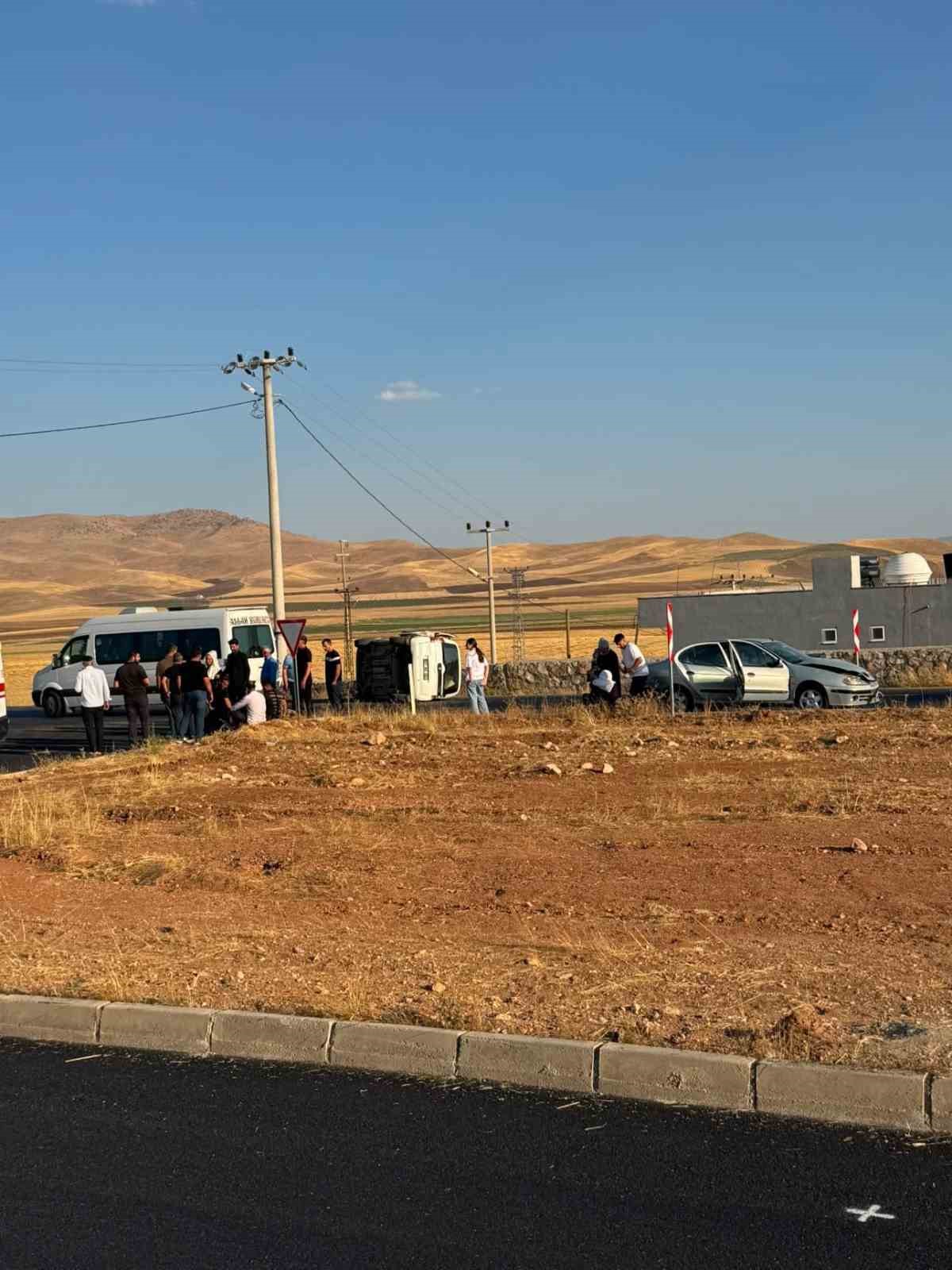 siirt-te-araclar-carpisti-2-yarali