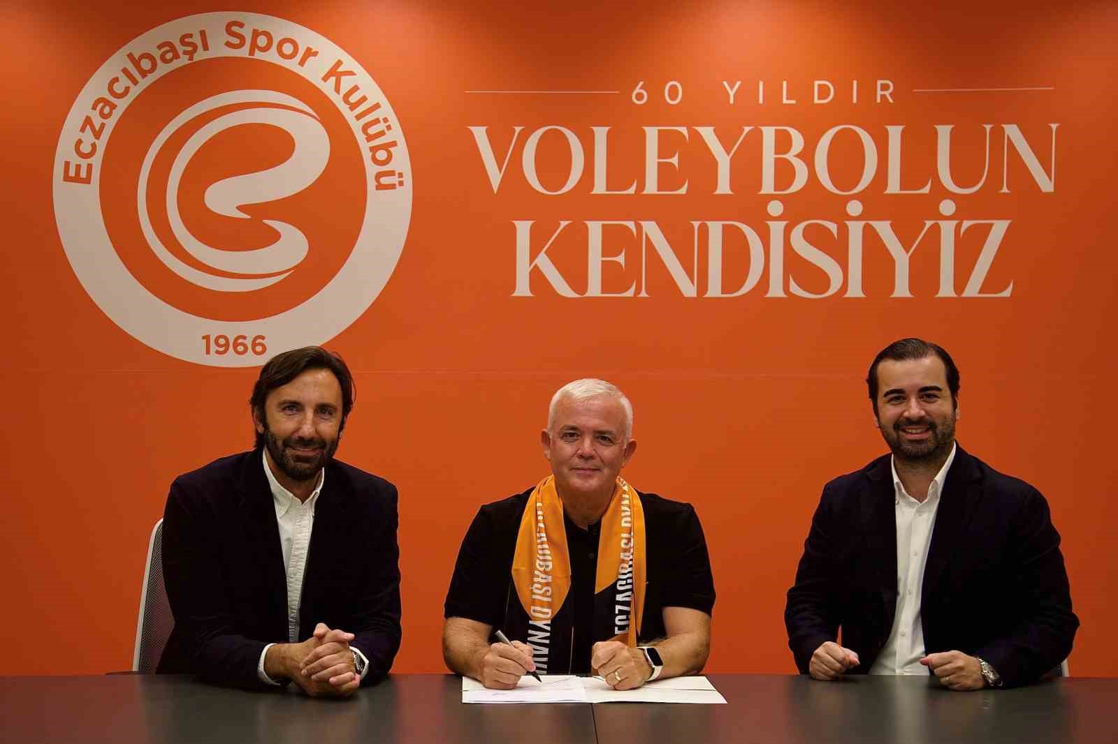 eczacibasi-nin-altyapisi-3-yil-daha-huseyin-doganyuz-e-emanet