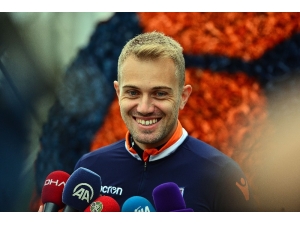 Mert Günok: “İyi Performans Gösterdiğim Taktirde Milli Takım’a Seçileceğimi Düşünüyorum”